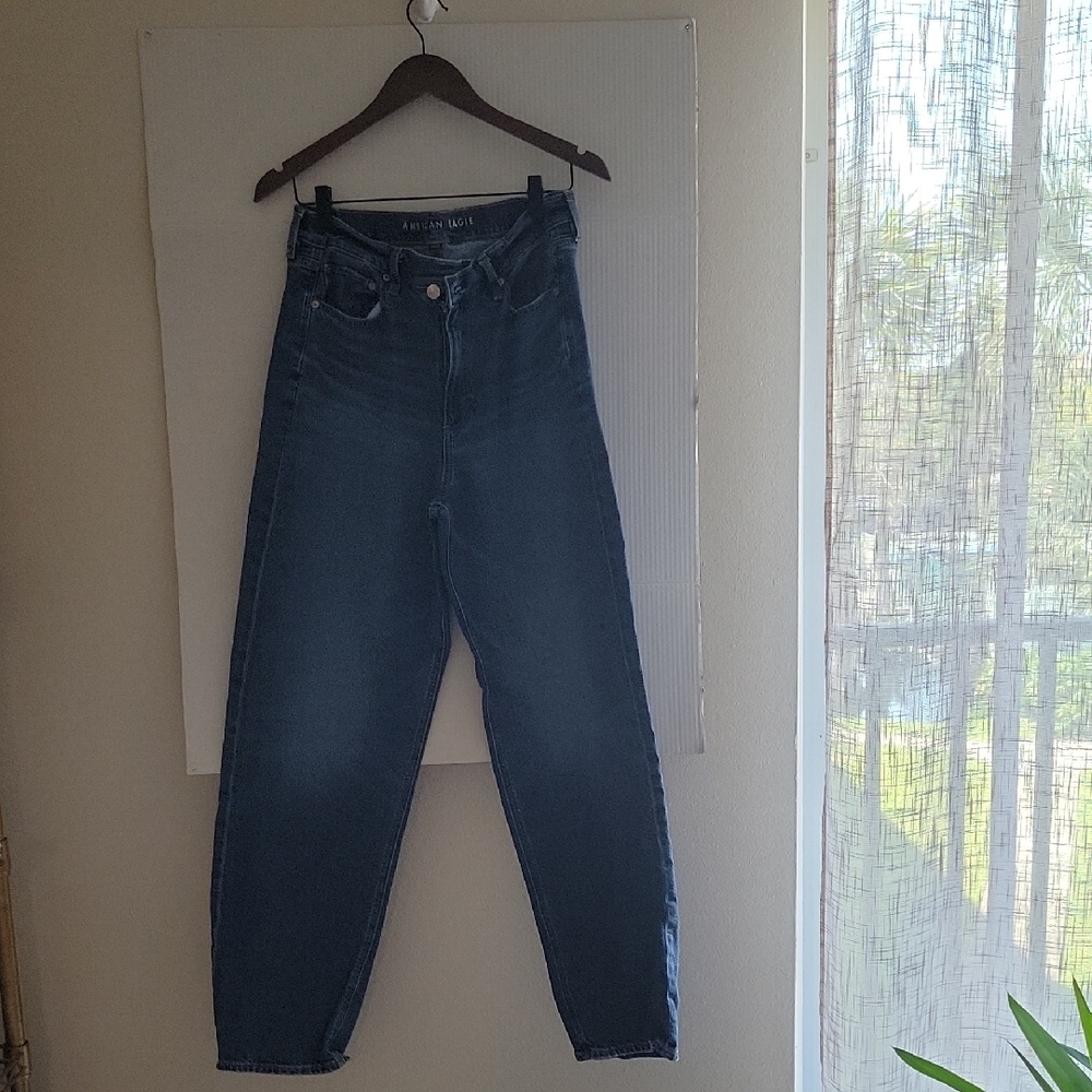 American Eagle Strigid Super High Waisted Baggy Straight Jeans